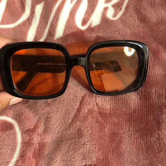 Sunglasses - Picture 3 of 6